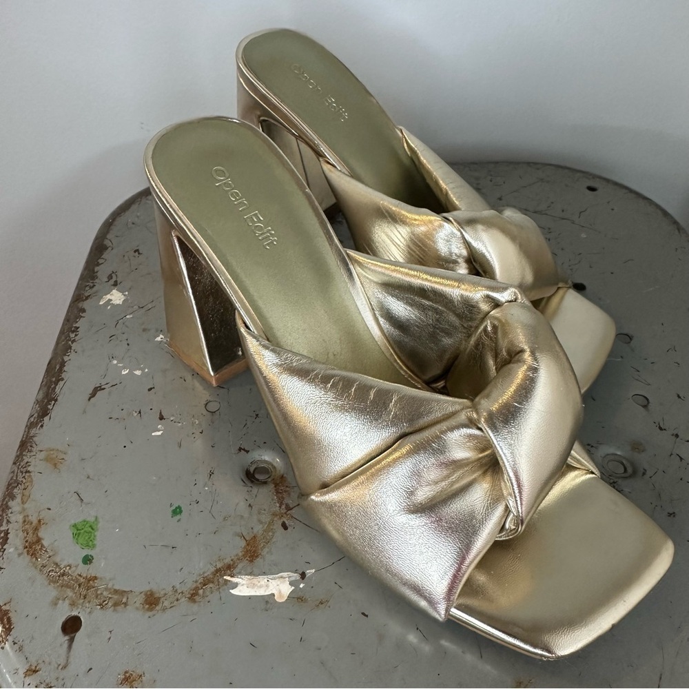 Open Edit Saydee Sandal Gold size 8M - Picture 2 of 11